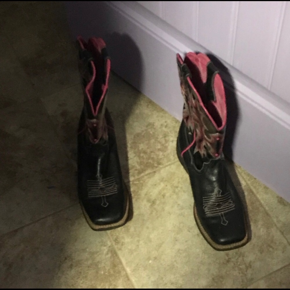 Ladies Ariat boots
